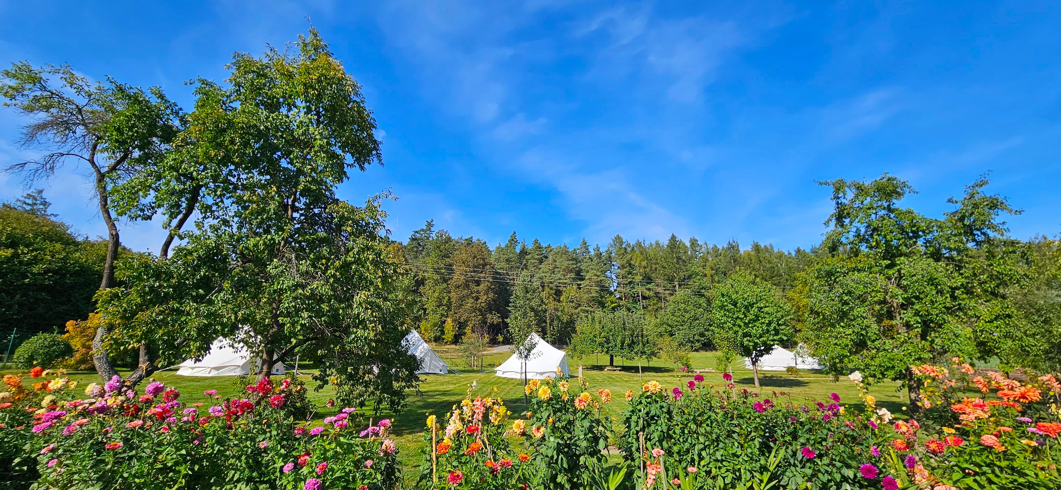 Stanový hotel kontakt banner