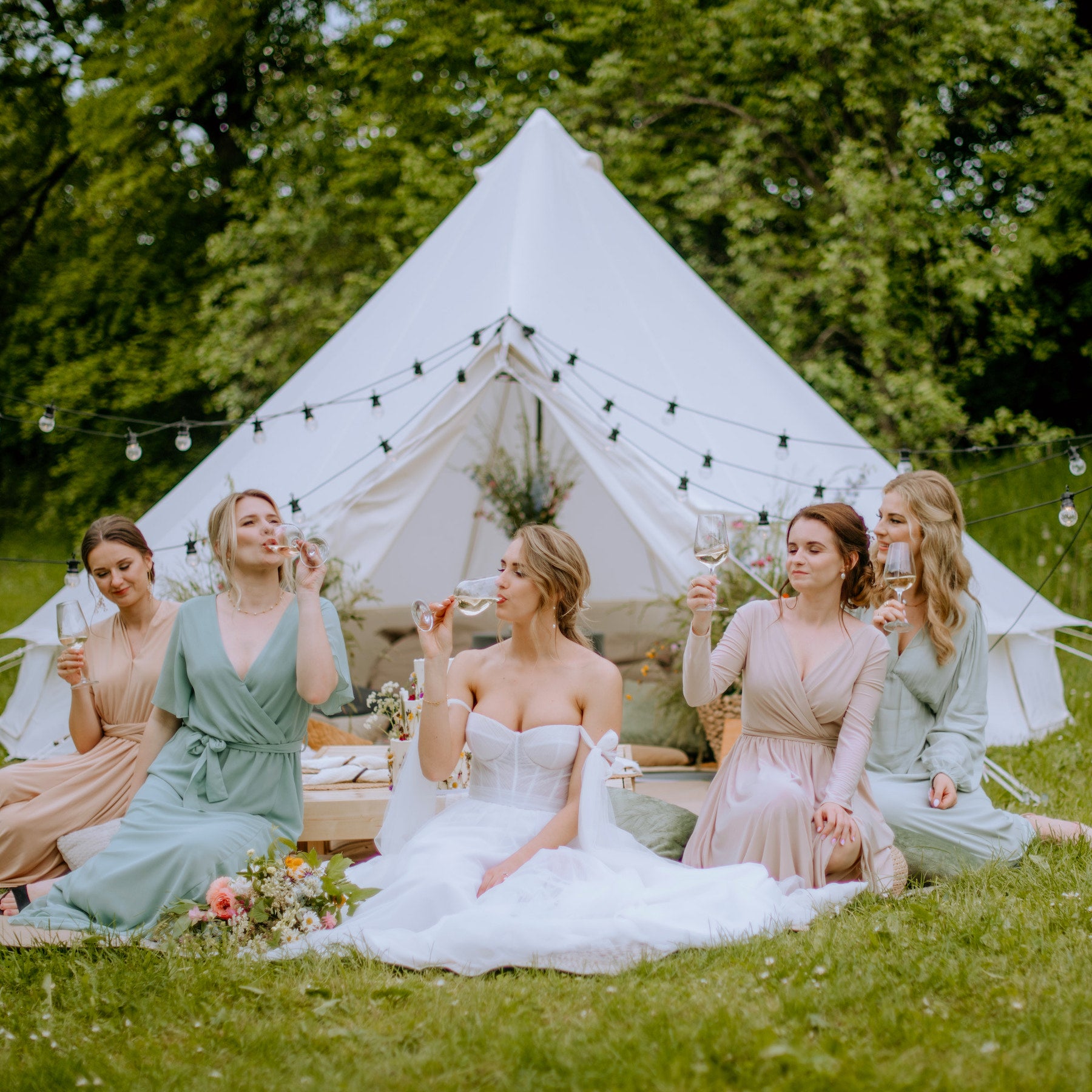 Svatební glamping home page menu