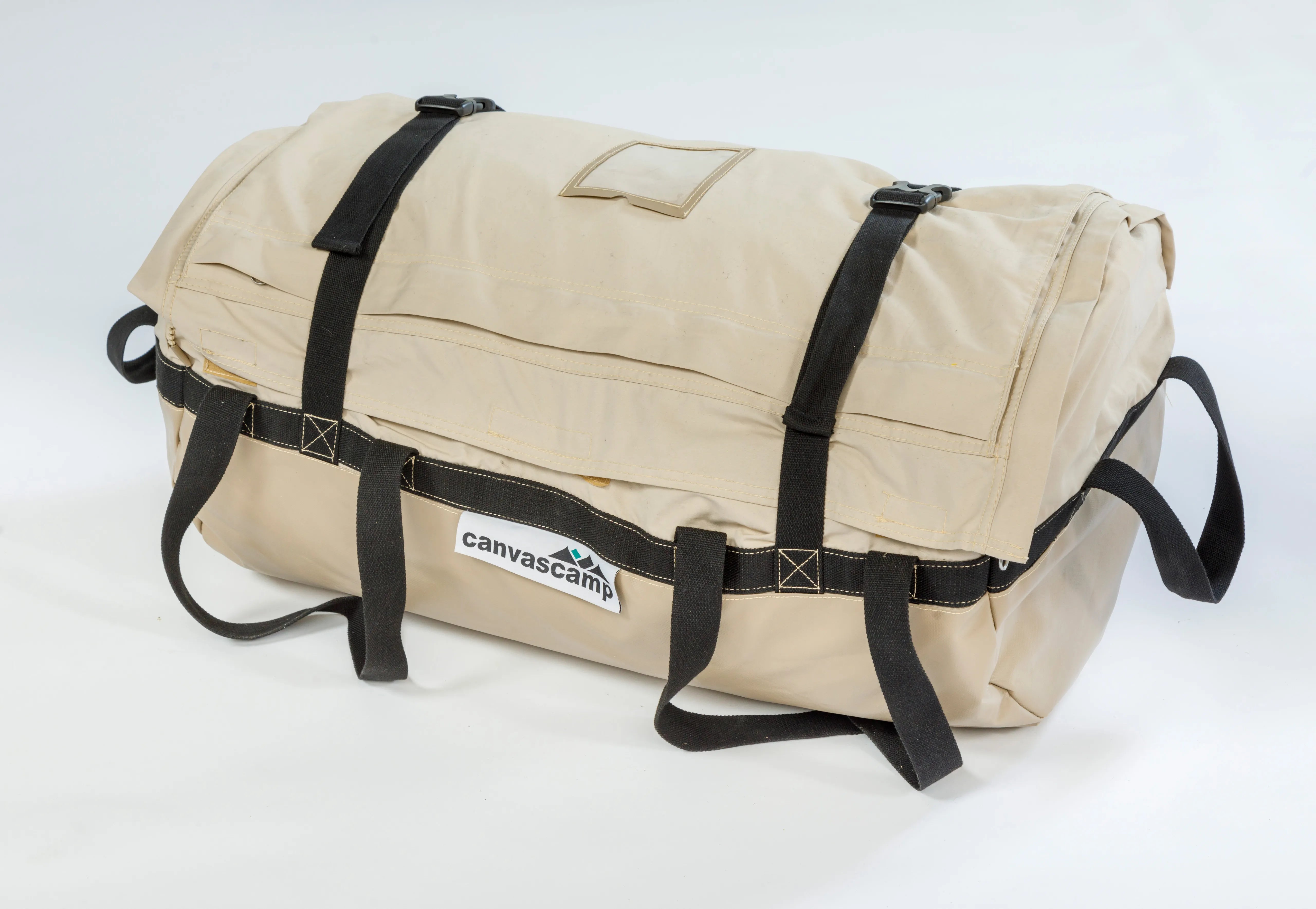 Odolný moderní glampingový stan řady Sibley APEX Panorama vhodný pro komerční celoroční glamping_16