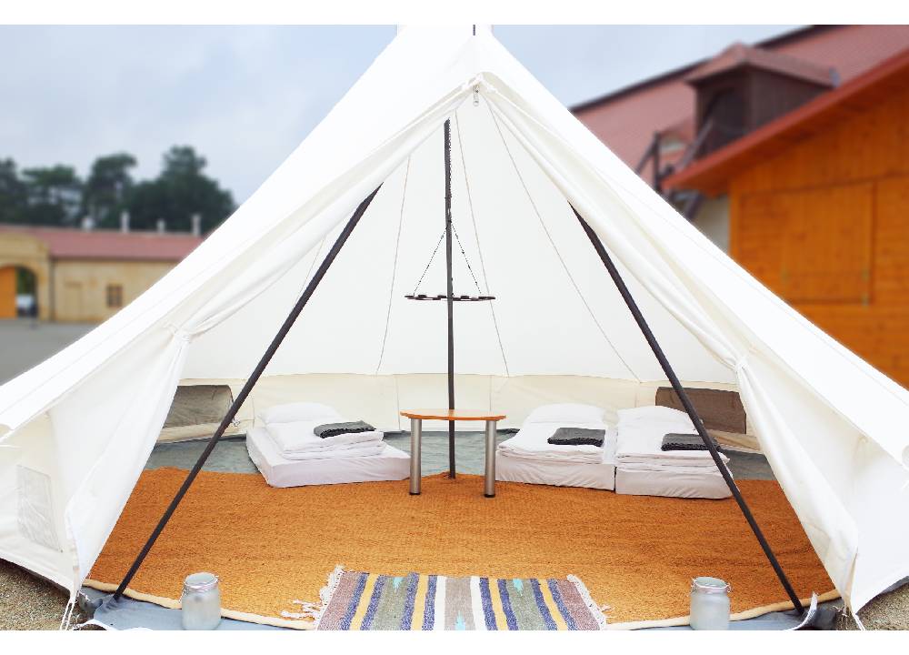 Kruhový koberec z kokosového vlákna pro glamping ve stanu_4